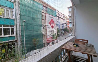 Perihan Sokak'ta 1. Kat Bakımlı 3+1 Çift Balkonlu Daire