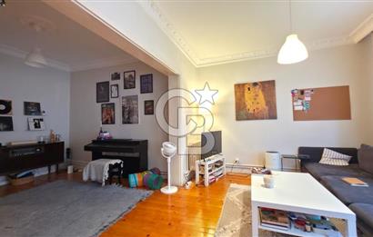 Perihan Sokak'ta 1. Kat Bakımlı 3+1 Çift Balkonlu Daire