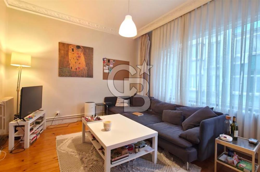 Perihan Sokak'ta 1. Kat Bakımlı 3+1 Çift Balkonlu Daire