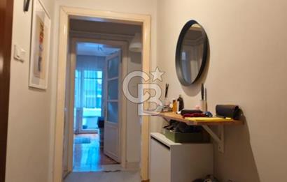 Perihan Sokak'ta 1. Kat Bakımlı 3+1 Çift Balkonlu Daire