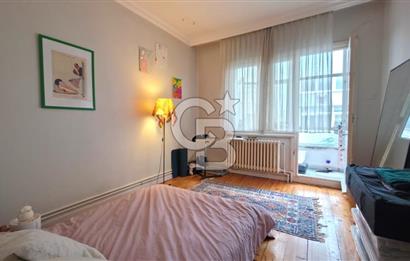 Perihan Sokak'ta 1. Kat Bakımlı 3+1 Çift Balkonlu Daire