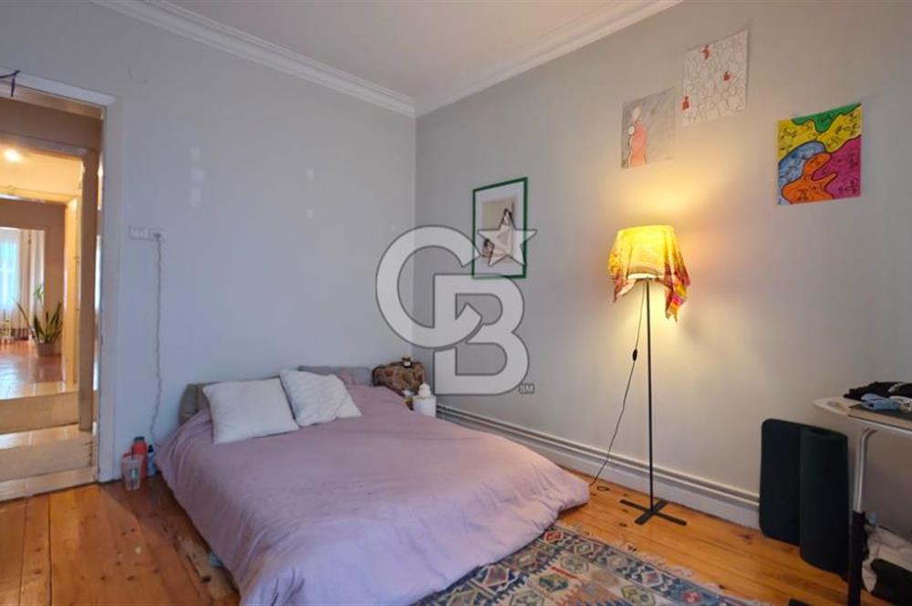 Perihan Sokak'ta 1. Kat Bakımlı 3+1 Çift Balkonlu Daire