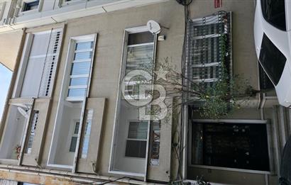 Perihan Sokak'ta 1. Kat Bakımlı 3+1 Çift Balkonlu Daire