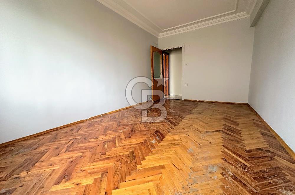 KARTAL MARMARAYA YAKIN ÇİFT BALKONLU OTOPARKLI GENİŞ 3+1