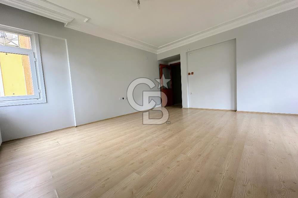 KARTAL MARMARAYA YAKIN ÇİFT BALKONLU OTOPARKLI GENİŞ 3+1