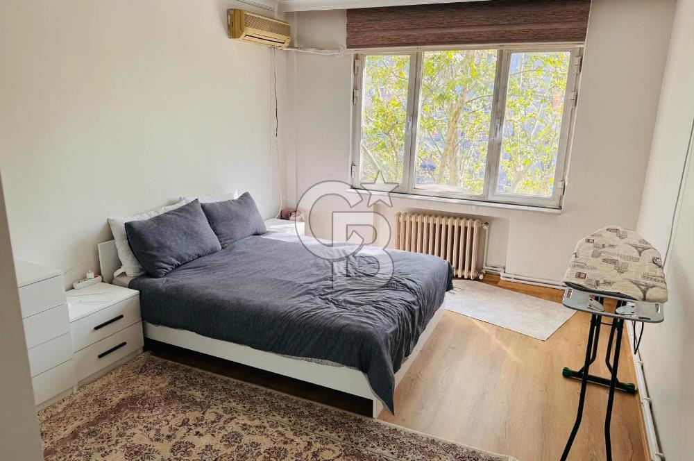 Millet Caddesi İşyerine Uygun Asansörlü 180m2 4+1 Daire&Ofis