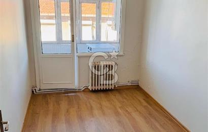 Millet Caddesi İşyerine Uygun Asansörlü 180m2 4+1 Daire&Ofis