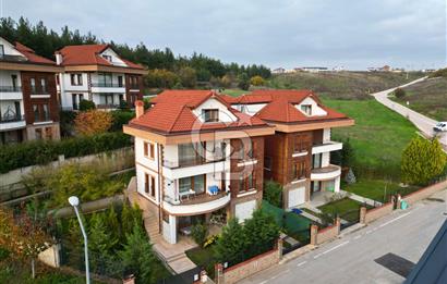 ÖZLÜCEDE SATILIK 5+2 VİLLA