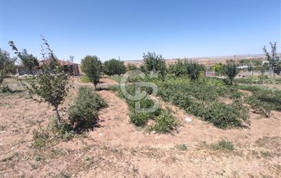 GÖLBAŞI YAĞLIPINAR DA 750 m² GÖL MANZARALI İMARLI ARSA