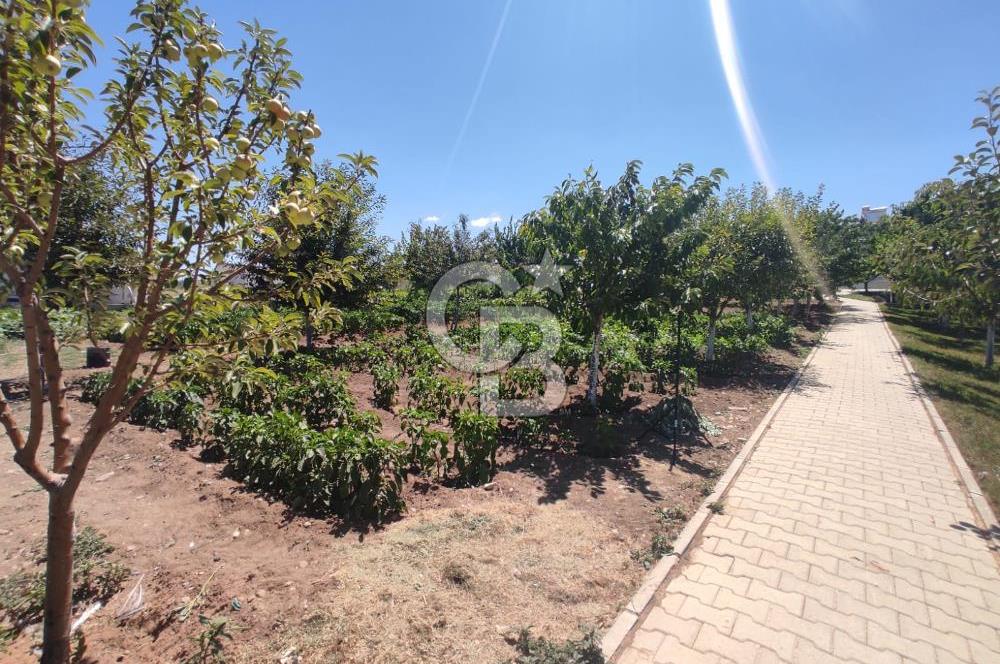 GÖLBAŞI YAĞLIPINAR DA 750 m² GÖL MANZARALI İMARLI ARSA