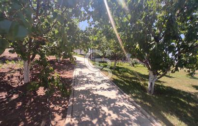 GÖLBAŞI YAĞLIPINAR DA 750 m² GÖL MANZARALI İMARLI ARSA