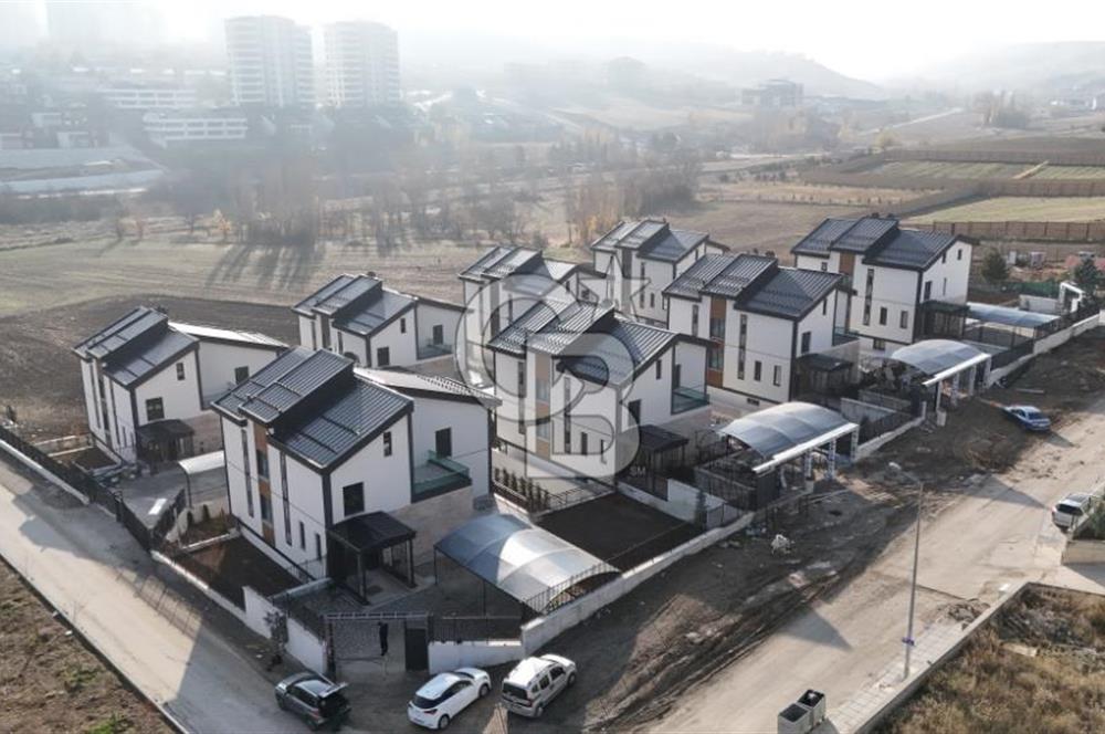 DODURGA MAHALLESİ'NDE AKILLI EV SİSTEMLİ SATILIK 6+2 VİLLA