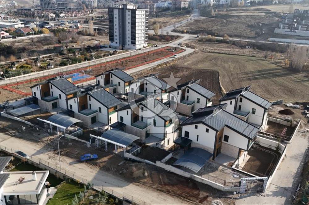 DODURGA MAHALLESİ'NDE AKILLI EV SİSTEMLİ SATILIK 6+2 VİLLA