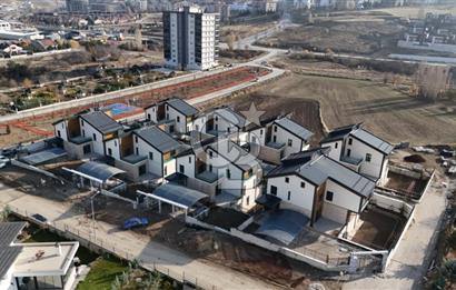 DODURGA MAHALLESİ'NDE AKILLI EV SİSTEMLİ SATILIK 6+2 VİLLA