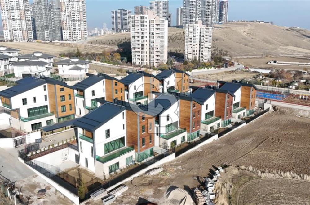 DODURGA MAHALLESİ'NDE AKILLI EV SİSTEMLİ SATILIK 6+2 VİLLA