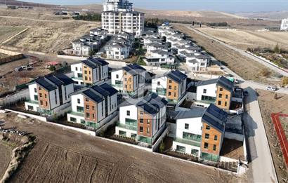 DODURGA MAHALLESİ'NDE AKILLI EV SİSTEMLİ SATILIK 6+2 VİLLA