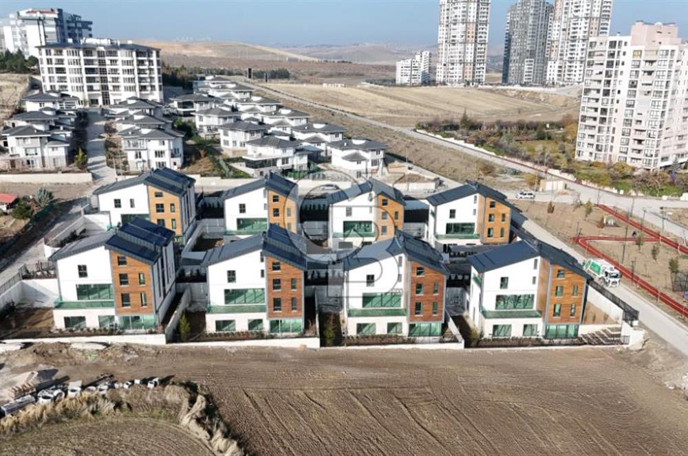 DODURGA MAHALLESİ'NDE AKILLI EV SİSTEMLİ SATILIK 6+2 VİLLA