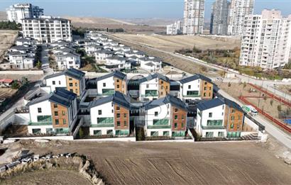 DODURGA MAHALLESİ'NDE AKILLI EV SİSTEMLİ SATILIK 6+2 VİLLA