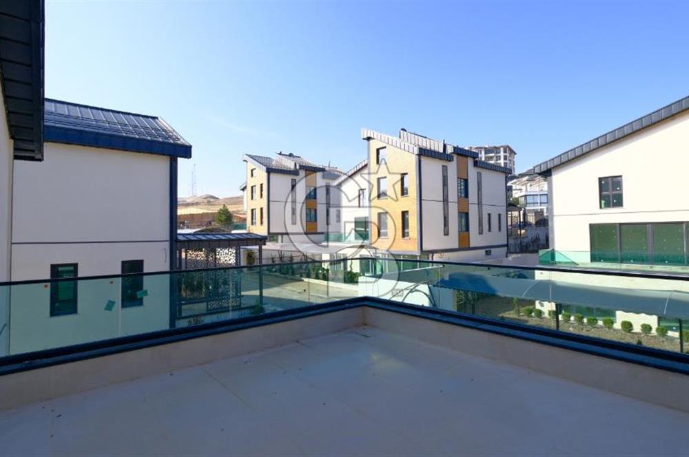 DODURGA MAHALLESİ'NDE AKILLI EV SİSTEMLİ SATILIK 6+2 VİLLA