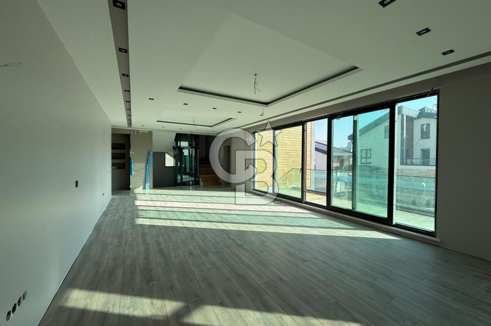 DODURGA MAHALLESİ'NDE AKILLI EV SİSTEMLİ SATILIK 6+2 VİLLA