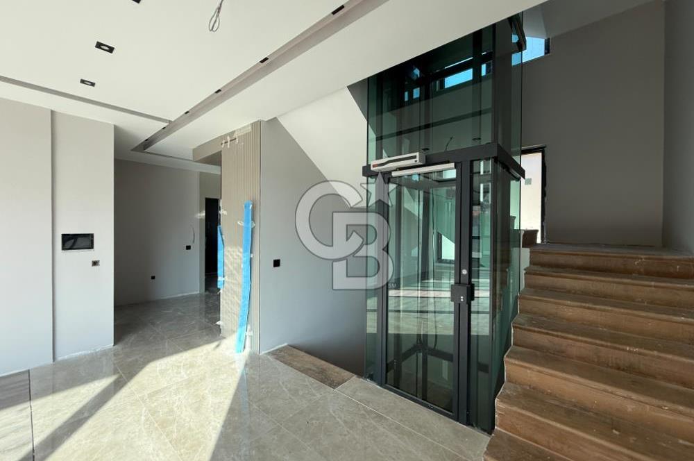 DODURGA MAHALLESİ'NDE AKILLI EV SİSTEMLİ SATILIK 6+2 VİLLA