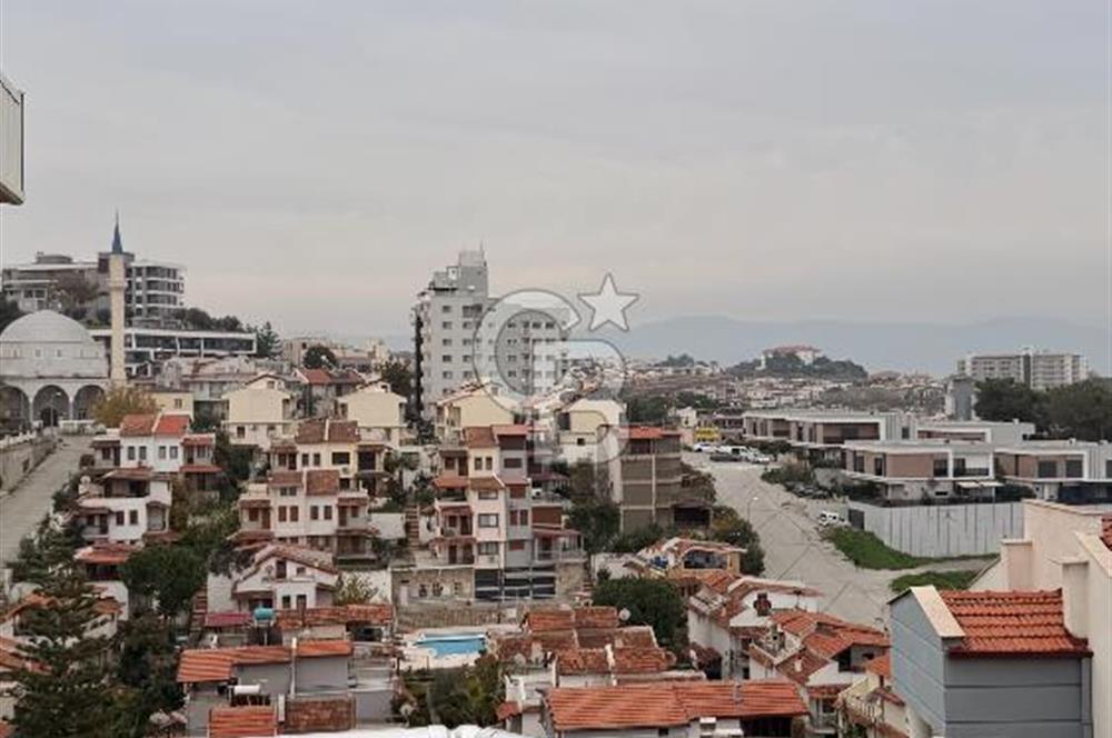 Kuşadası Kadınlar Denizinde Satılık Havuzlu Tripleks 4+1 Villa