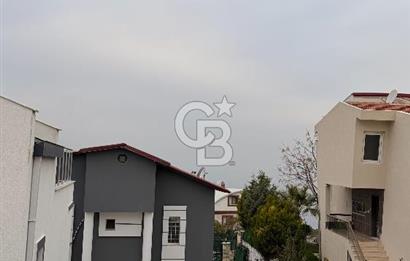 Kuşadası Kadınlar Denizinde Satılık Havuzlu Tripleks 4+1 Villa