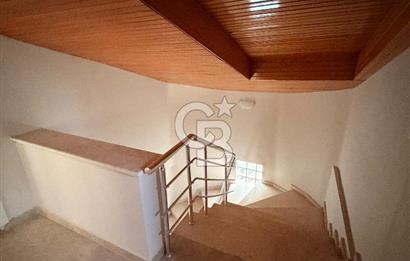 Kuşadası Kadınlar Denizinde Satılık Havuzlu Tripleks 4+1 Villa