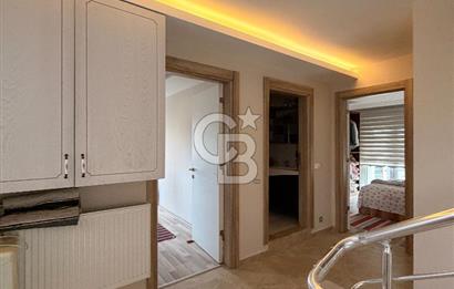 Kuşadası Kadınlar Denizinde Satılık Havuzlu Tripleks 4+1 Villa