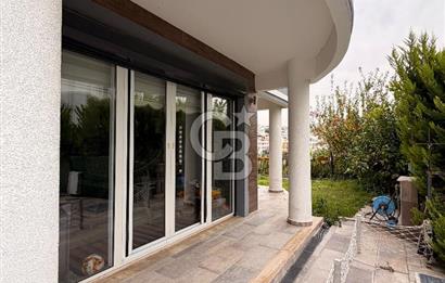 Kuşadası Kadınlar Denizinde Satılık Havuzlu Tripleks 4+1 Villa