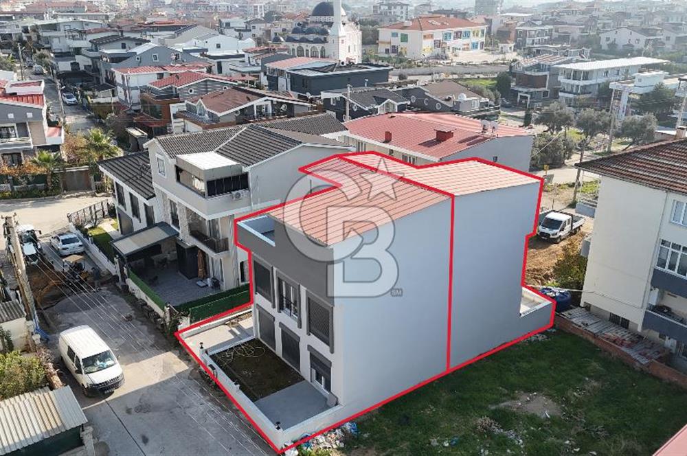 Menderes Barbaros’ta Teraslı 4+1 Triplex Villa | 180 m² Brüt | Prestijli Yaşam