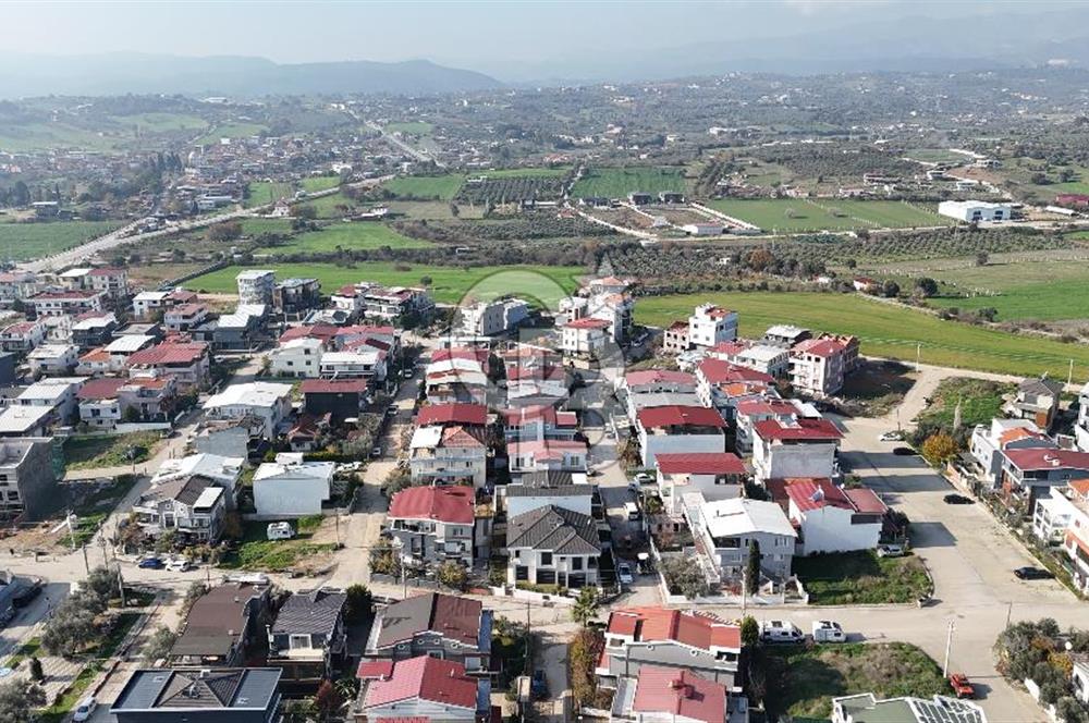 Menderes Barbaros’ta Teraslı 4+1 Triplex Villa | 180 m² Brüt | Prestijli Yaşam