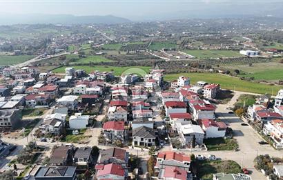 Menderes Barbaros’ta Teraslı 4+1 Triplex Villa | 180 m² Brüt | Prestijli Yaşam