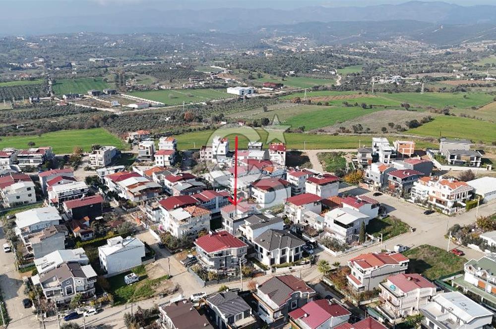 Menderes Barbaros’ta Teraslı 4+1 Triplex Villa | 180 m² Brüt | Prestijli Yaşam