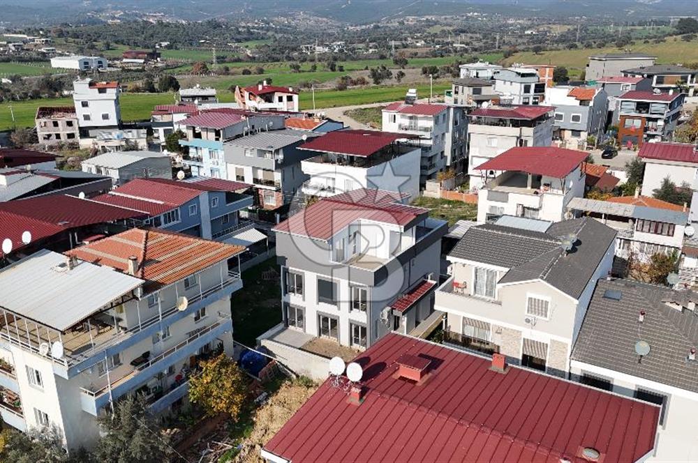 Menderes Barbaros’ta Teraslı 4+1 Triplex Villa | 180 m² Brüt | Prestijli Yaşam