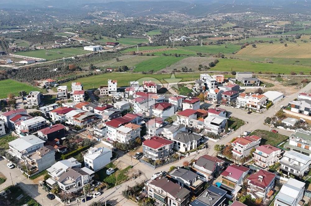 Menderes Barbaros’ta Teraslı 4+1 Triplex Villa | 180 m² Brüt | Prestijli Yaşam