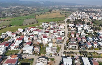 Menderes Barbaros’ta Teraslı 4+1 Triplex Villa | 180 m² Brüt | Prestijli Yaşam