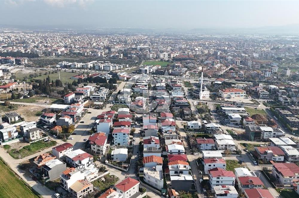 Menderes Barbaros’ta Teraslı 4+1 Triplex Villa | 180 m² Brüt | Prestijli Yaşam