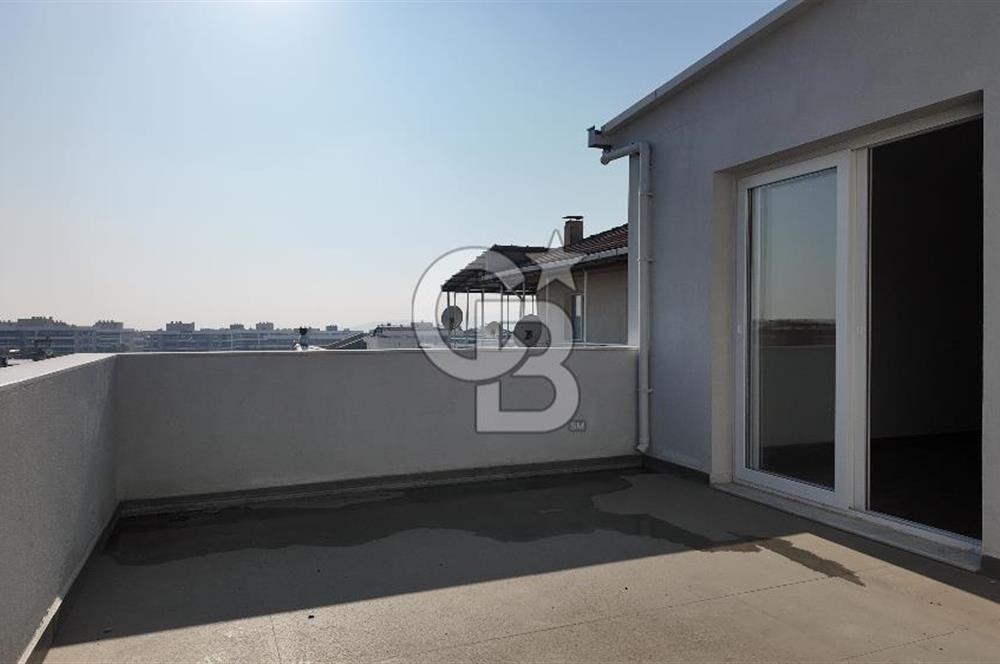 Menderes Barbaros’ta Teraslı 4+1 Triplex Villa | 180 m² Brüt | Prestijli Yaşam