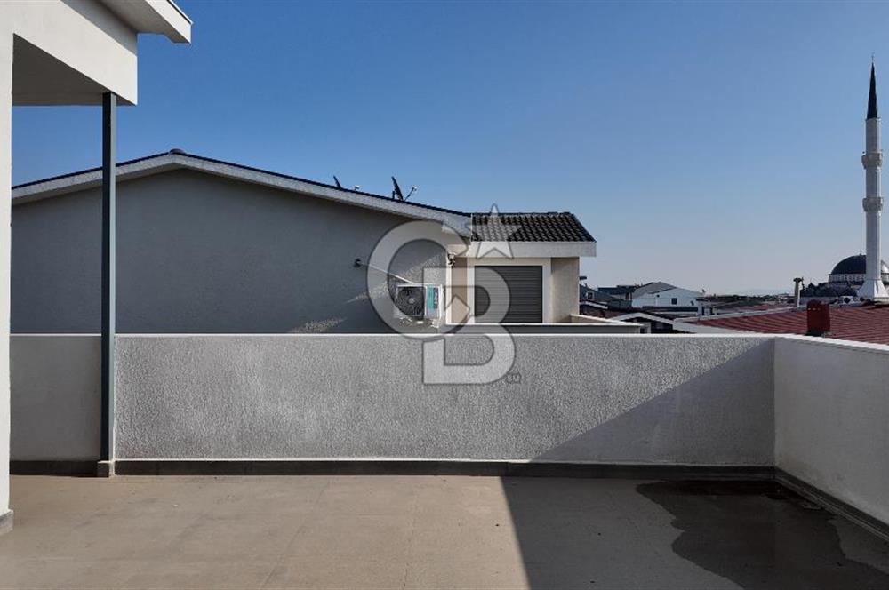 Menderes Barbaros’ta Teraslı 4+1 Triplex Villa | 180 m² Brüt | Prestijli Yaşam