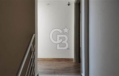 Menderes Barbaros’ta Teraslı 4+1 Triplex Villa | 180 m² Brüt | Prestijli Yaşam