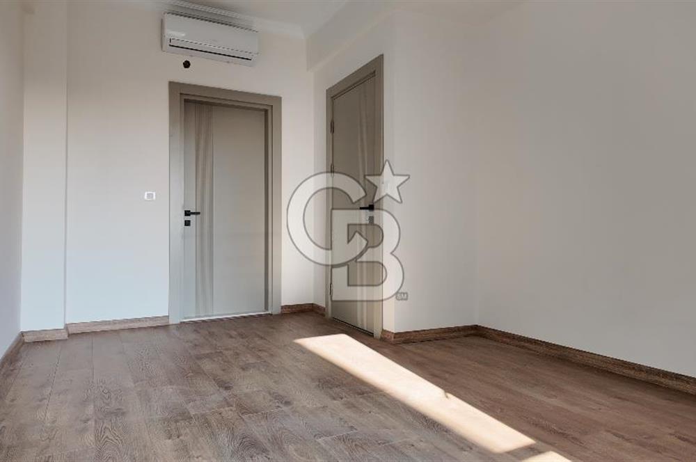 Menderes Barbaros’ta Teraslı 4+1 Triplex Villa | 180 m² Brüt | Prestijli Yaşam