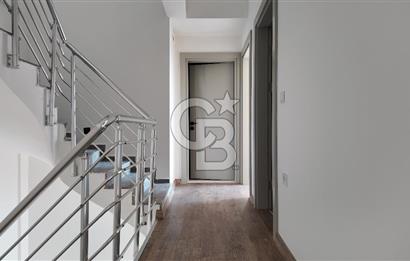 Menderes Barbaros’ta Teraslı 4+1 Triplex Villa | 180 m² Brüt | Prestijli Yaşam
