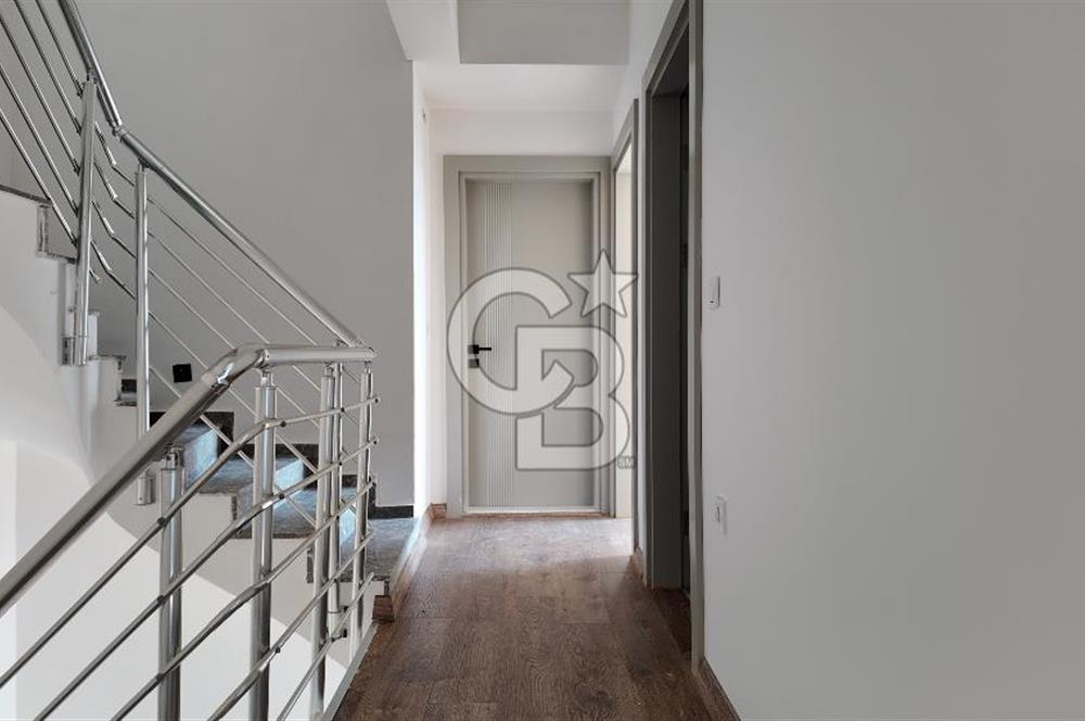 Menderes Barbaros’ta Teraslı 4+1 Triplex Villa | 180 m² Brüt | Prestijli Yaşam