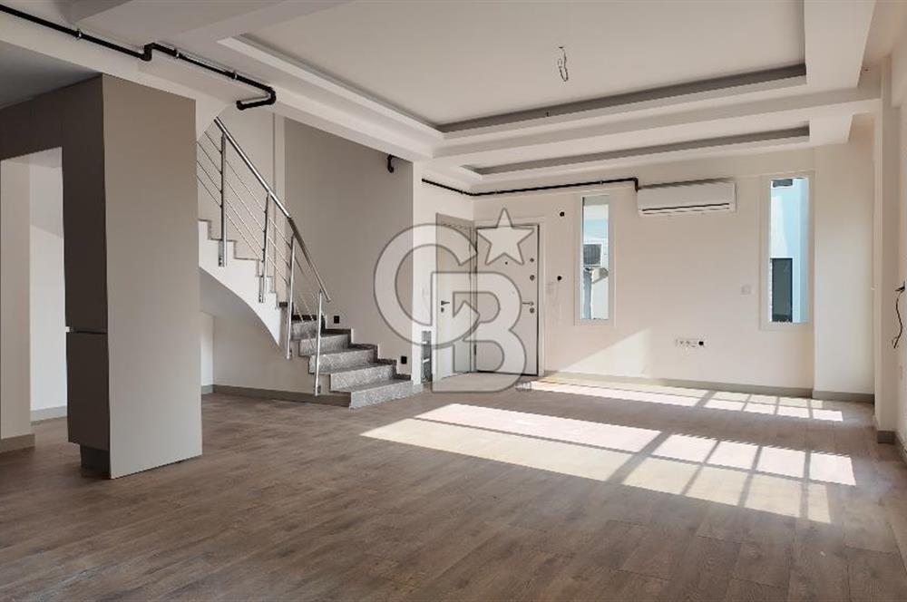 Menderes Barbaros’ta Teraslı 4+1 Triplex Villa | 180 m² Brüt | Prestijli Yaşam