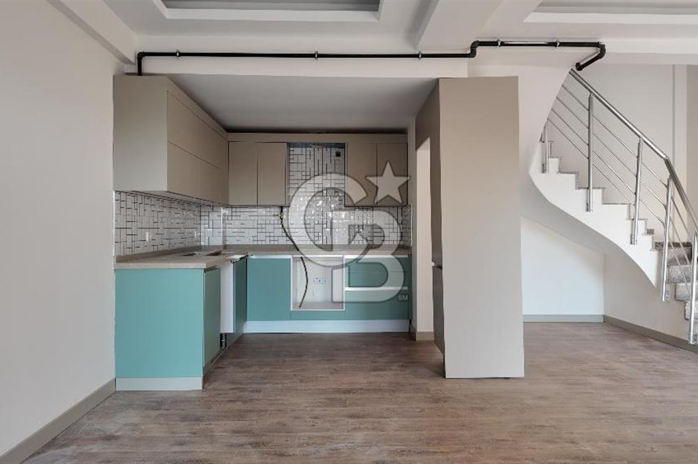 Menderes Barbaros’ta Teraslı 4+1 Triplex Villa | 180 m² Brüt | Prestijli Yaşam