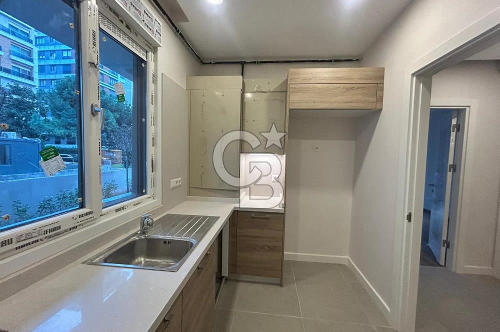 Fenerbahçe Bağdat - Sahil arasında sıfır 3+1 balkonlu bahçe katı