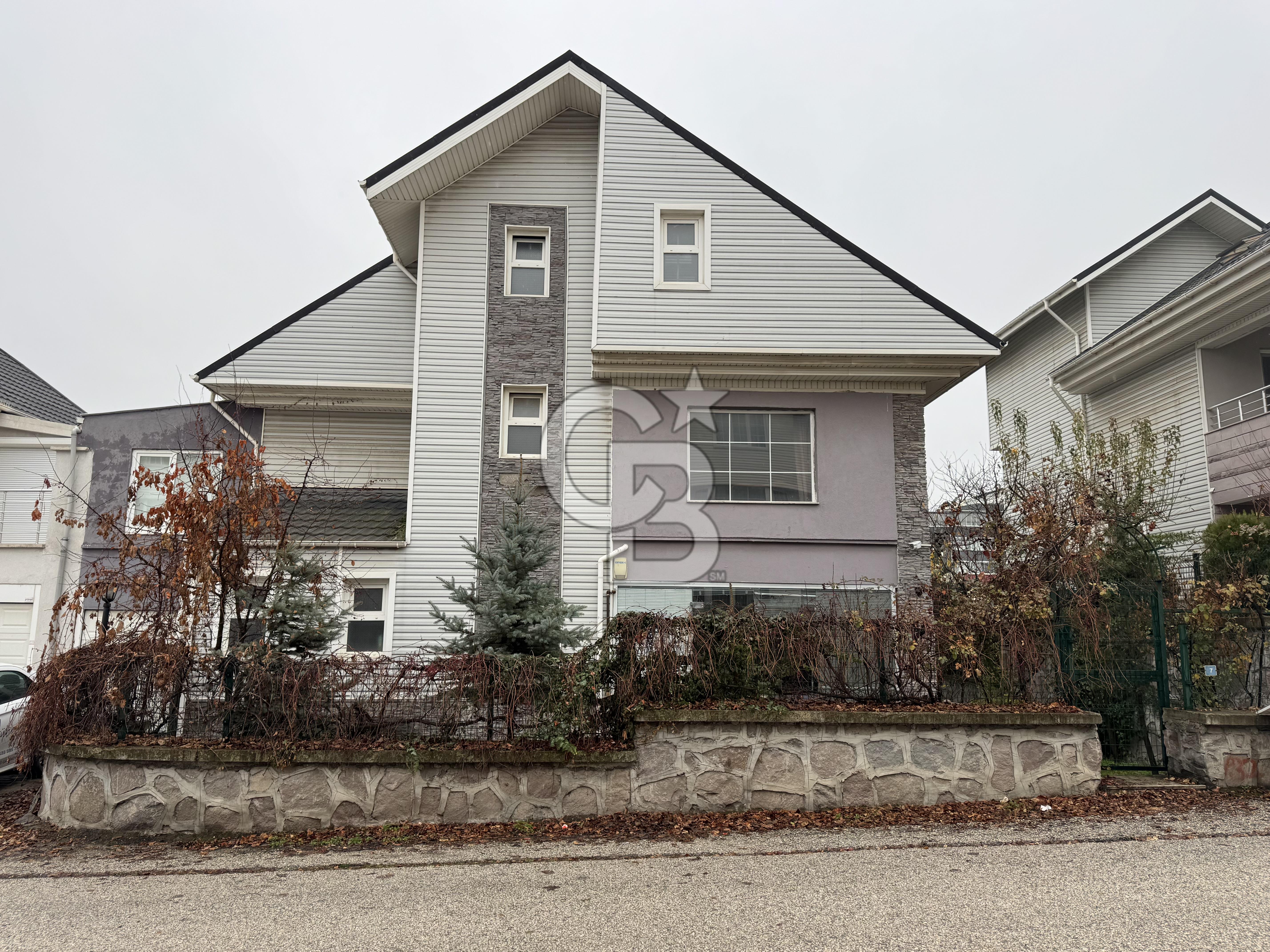 YENİ BAĞLICA'DA EŞYALI KİRALIK VİLLA