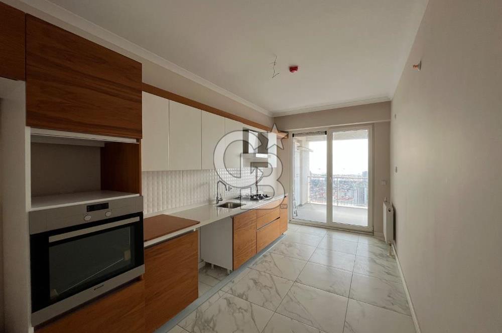 Twinstar Yakacık Sitesinde Satılık Arakat Köşe Daire 