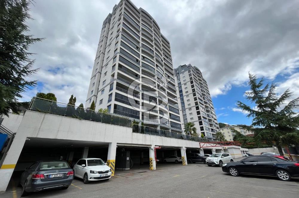 Twinstar Yakacık Sitesinde Satılık Arakat Köşe Daire 